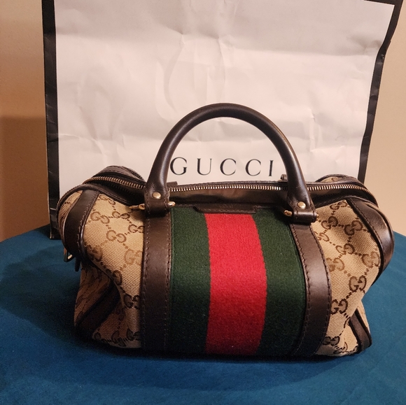 Gucci Boston GG Small Boston Leather Bag, gift paper, and a hard box. - Picture 11 of 16